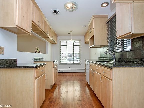 3rd image of 9316 S Rhodes Ave
