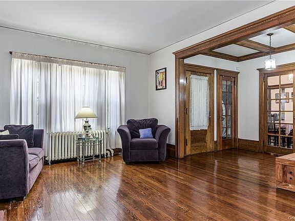 3rd image of 120 Lee Ave