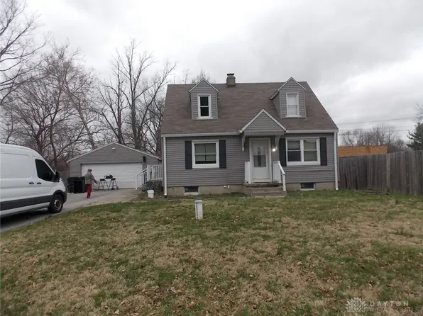 12 Walnut Rd, Medway, OH 45341