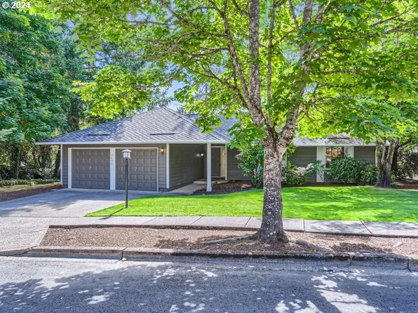 5690 SW Rockwood Ct, Beaverton, OR 97007