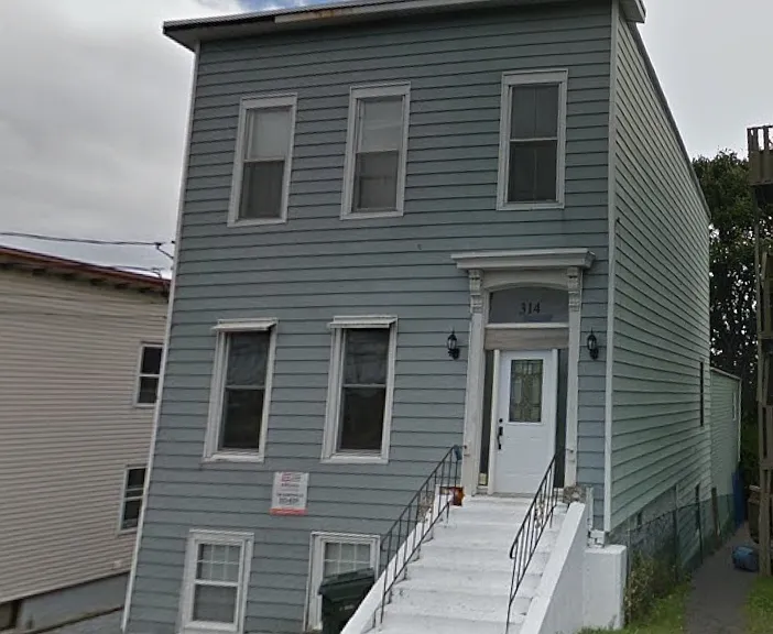 314 Princess St — Photo 1