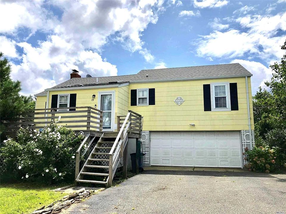 1st image of 19 Oak Beach Ave
