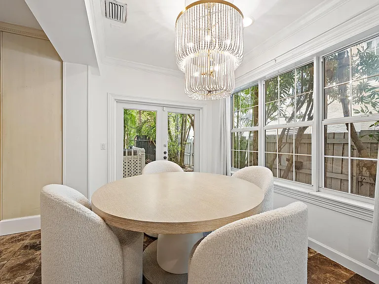 230 Park Ave — Photo 7