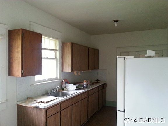 4th image of 934 Hartford Ave
