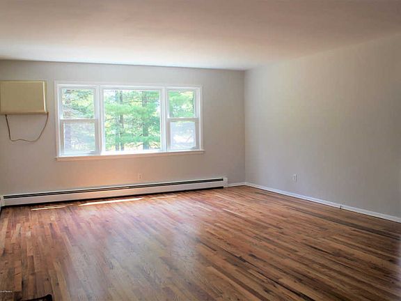 3rd image of 1104 Waterberry Ct N