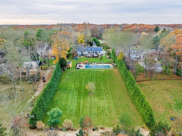 2400 Aldrich Lane, Laurel, NY 11948