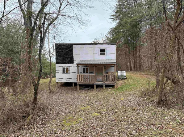 521 Pickens Rd, Patriot, OH 45658