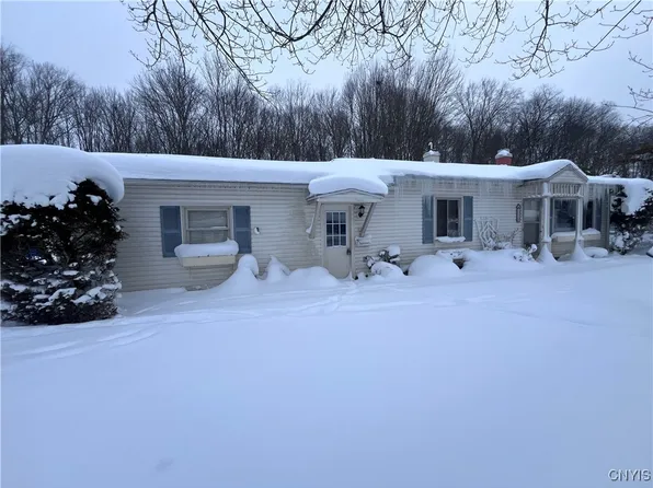 1210 Cedarbrook Dr, Rome, NY 13440