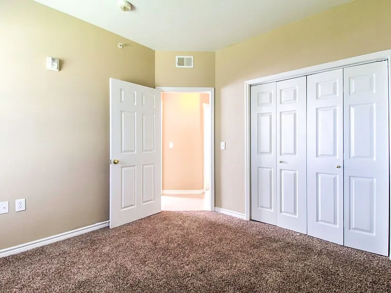 Madison Point Apartments — Photo 24