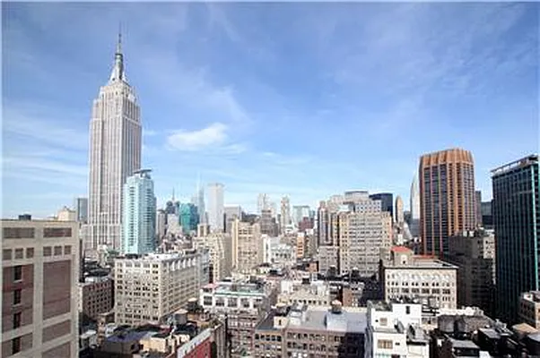 Sold by Warburg | media 18