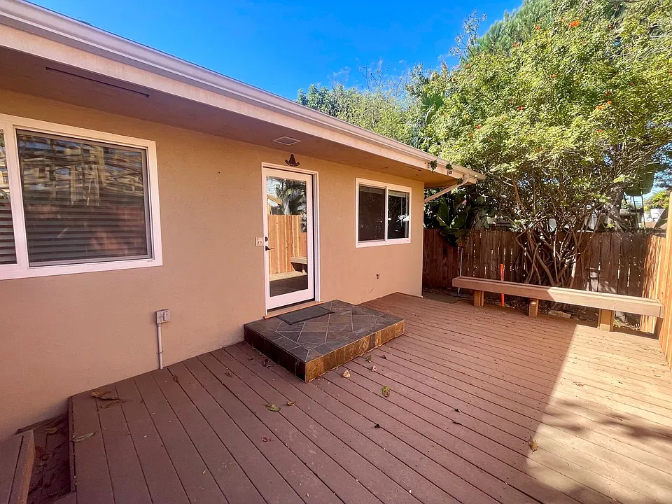 1014 Chino St