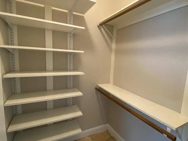 307 Covecrest Dr #B — Photo 12