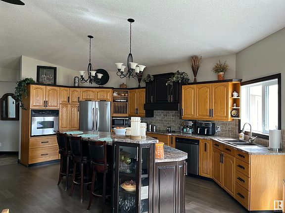 4th image of 212 Lakeside Ests