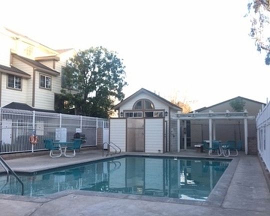 4th image of 11150 Glenoaks Blvd Unit 36