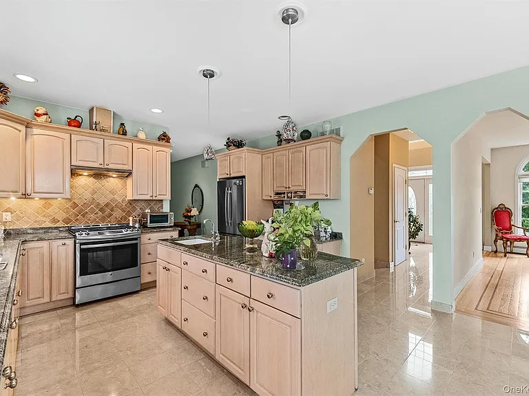 20 Goshen Rd — Photo 17