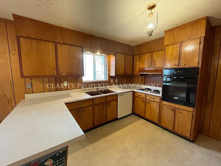 1117 Ridge Top Dr — Photo 5