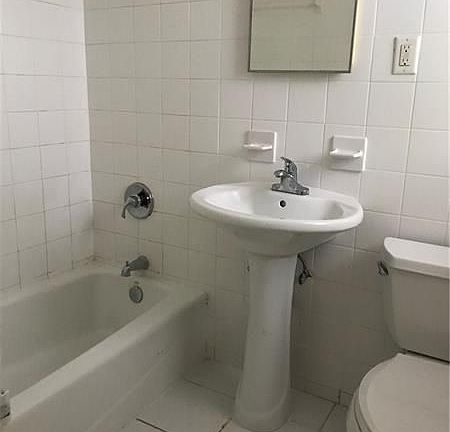 2nd image of 2600 NE 35th Dr #1