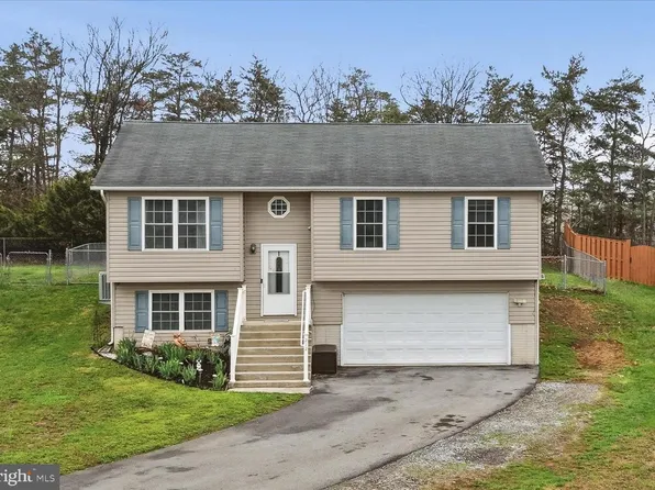 212 Freight Car Cir, Bunker Hill, WV 25413