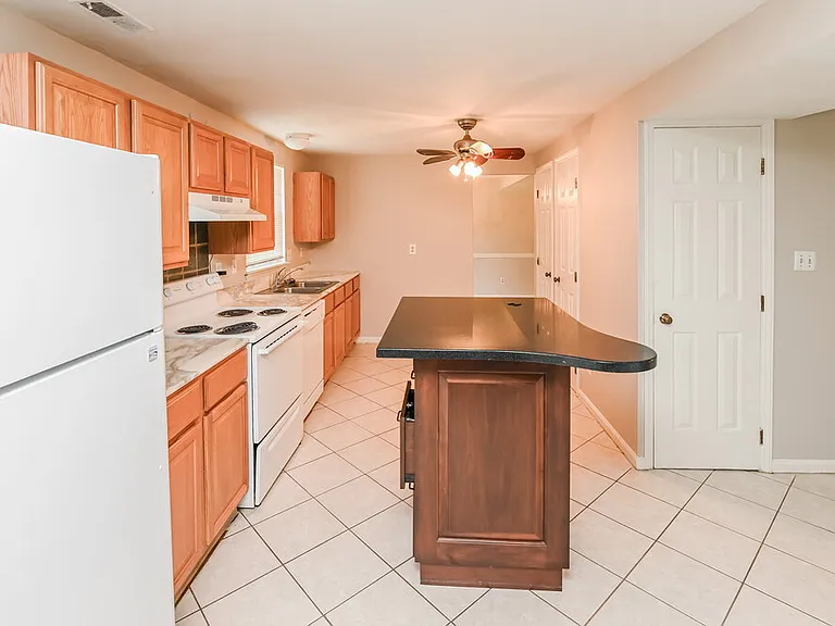 3204 Old House Cir — Photo 8