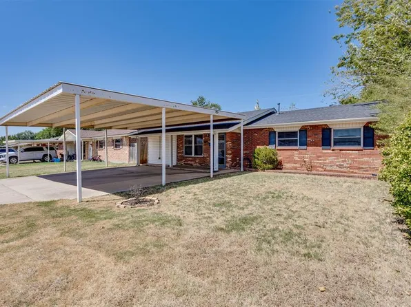 805 NW 22nd St, Moore, OK 73160