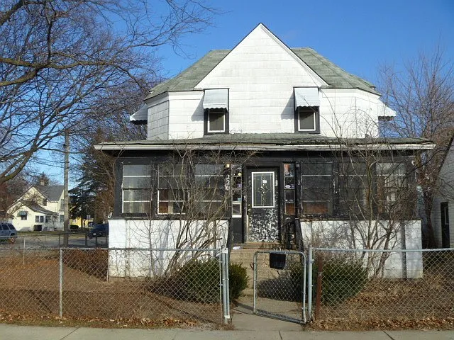 220 Adams St photo 1