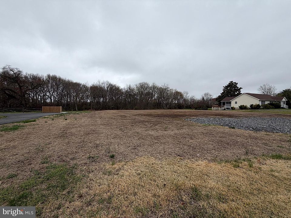 2nd image of N Railroad Ave
