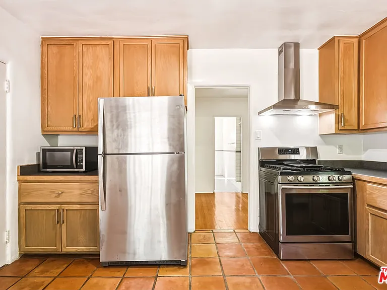 2613 Cloverfield Blvd — Photo 14