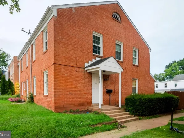 9827 Town Ln, Manassas, VA 20110