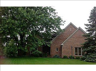 2nd image of 705 Nottingham Ct
