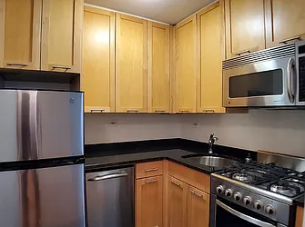 Rented by Manhattan Realty Group