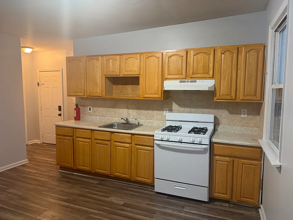 87 Summer St #2