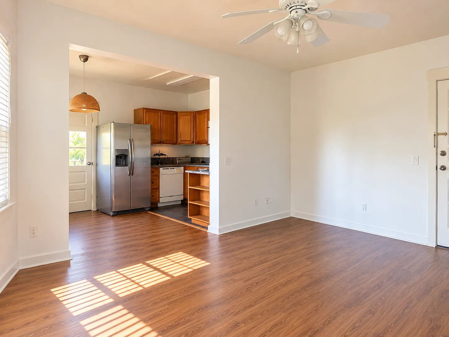 2 bed, 1.5 bath, 925 sqft, $3,300 — Photo 3