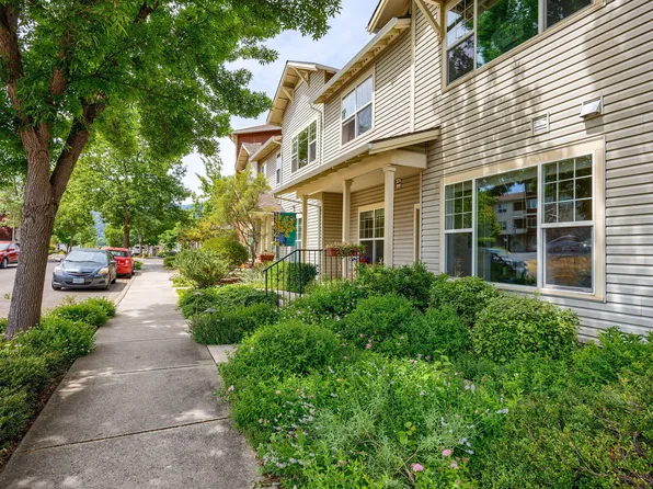 816 Pavilion Pl, Ashland, OR 97520