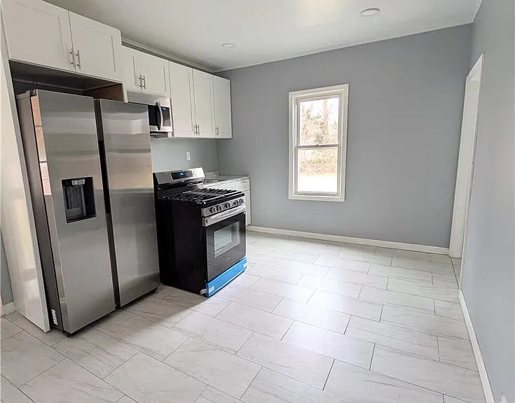 315 Sullivan St — Photo 5