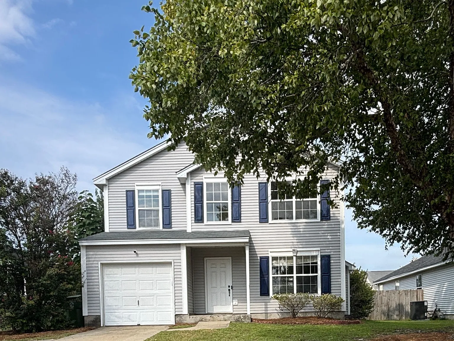 3 bed, 2.5 bath, 1484 sqft, $1,900 — Photo 1