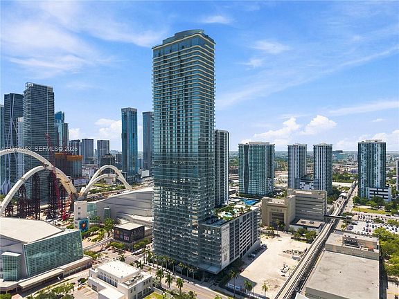 2nd image of 1400 Biscayne Blvd #3201