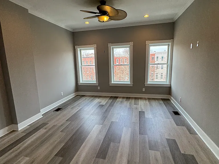 1519 N Broadway — Photo 7