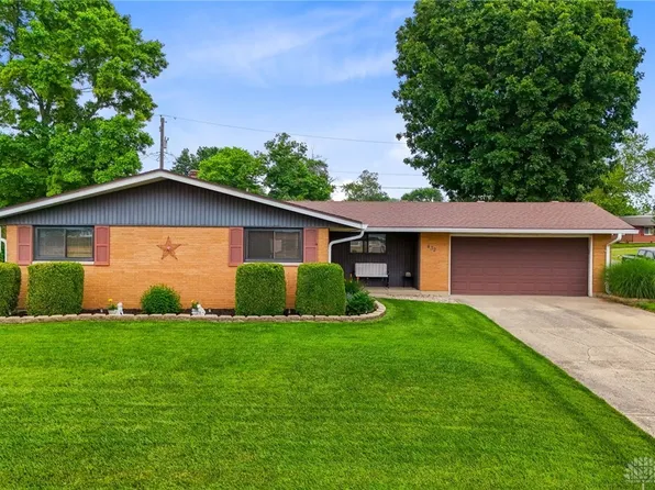 432 Ivanhoe Dr, Fairborn, OH 45324