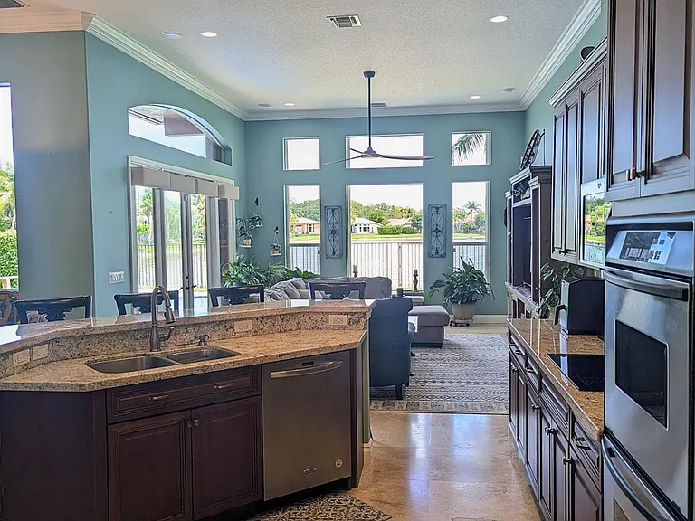10640 Oak Meadow Ln — Photo 41