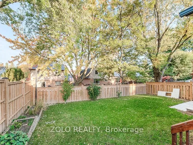 15 Nathaniel Cres #UPPER — Photo 14