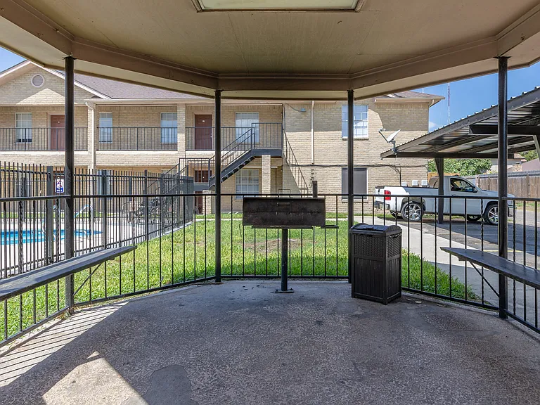 Dove Cove Apartments — Photo 6