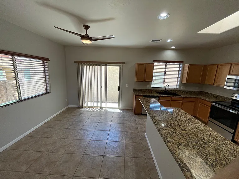 1155 W Calle Fuente De Carino — Photo 20