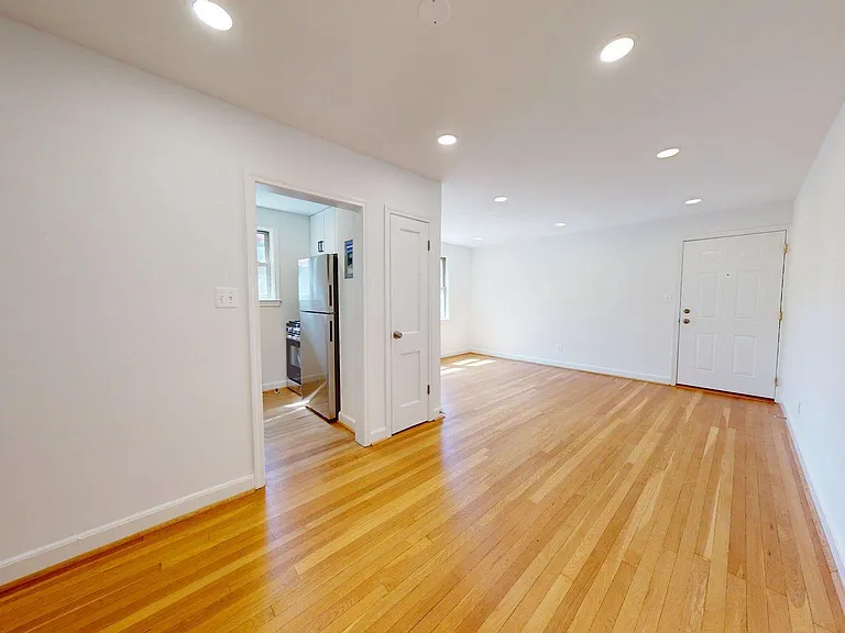 1210 N Kenilworth St #8 — Photo 6