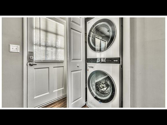 2nd image of 189 Shetland Cir #1