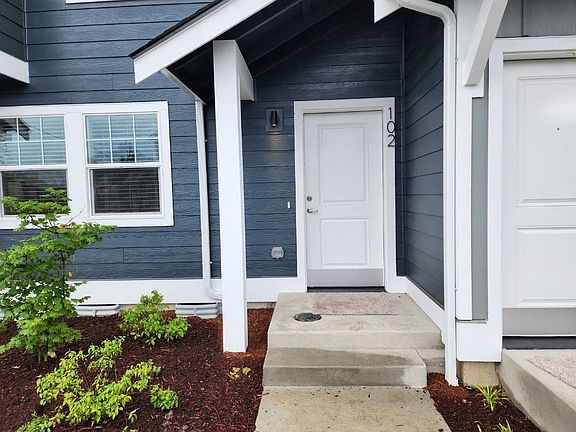2nd image of 1039 Cedar Ave #103