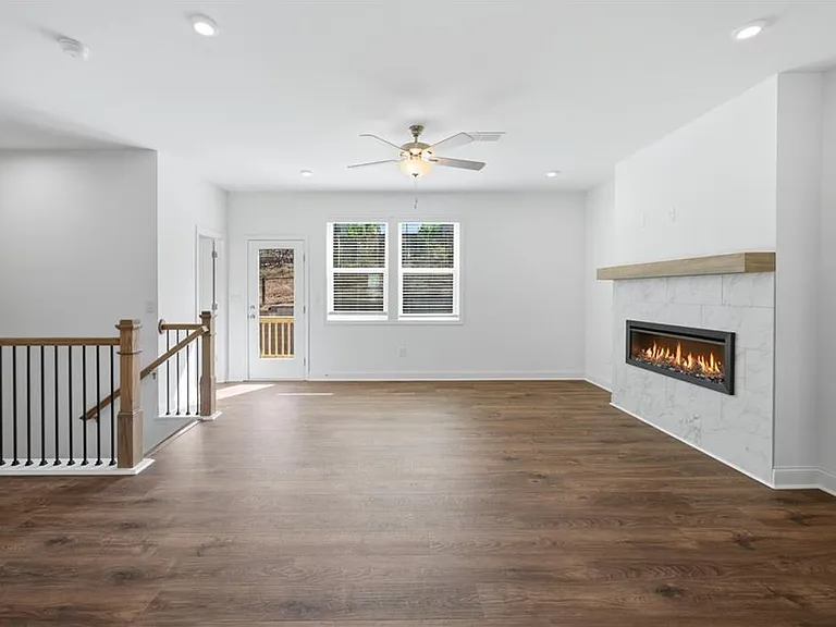 376 Sunset Hollow St — Photo 7