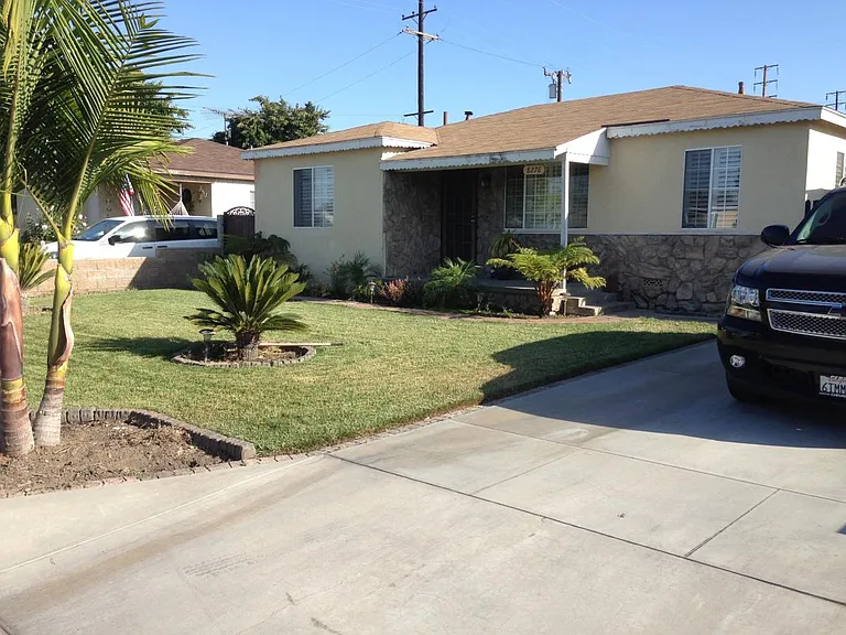 8276 Quoit St — Photo 3