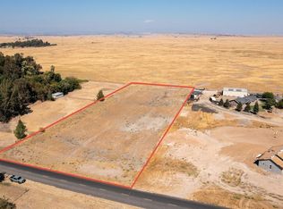 1 Anaconda Rd, Madera, CA 93636