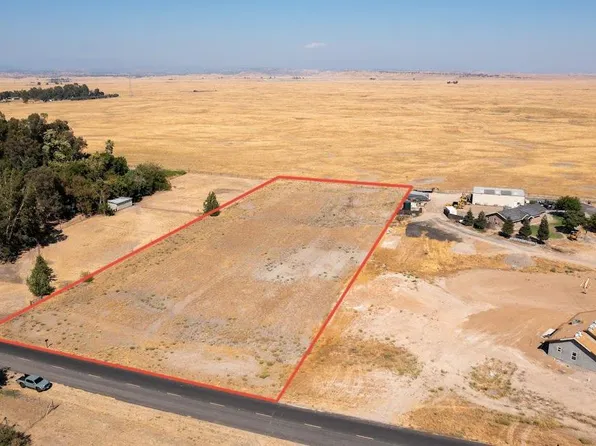 1 Anaconda Rd, Madera, CA 93636