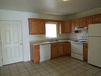 2nd image of 413/415 Green St